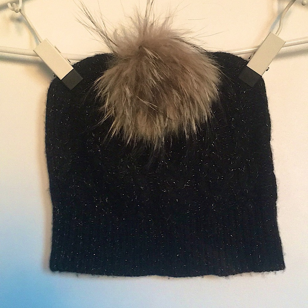 🧚🏼‍♂️ 3 FOR 30 🧠 beanie w/ real fox fur pompom